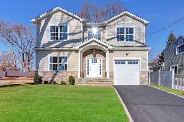 Attached, Exterior, Facade, Farmhouse