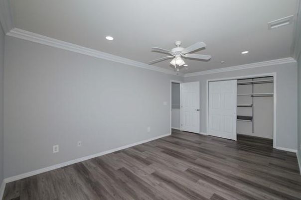 Empty room, Interior, Recessed Lighting, Wood Texture Flooring