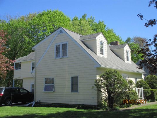 Attached, Exterior, Facade, Farmhouse