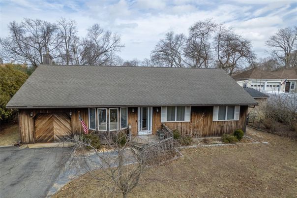 Attached, Exterior, Facade, Cape Cod