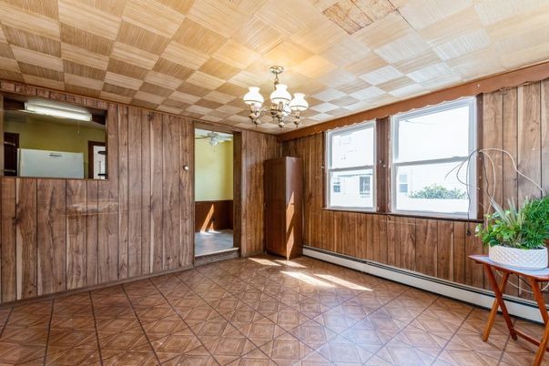 Chandelier, Empty room, Interior, Wooden Ceilings, Wooden Walls