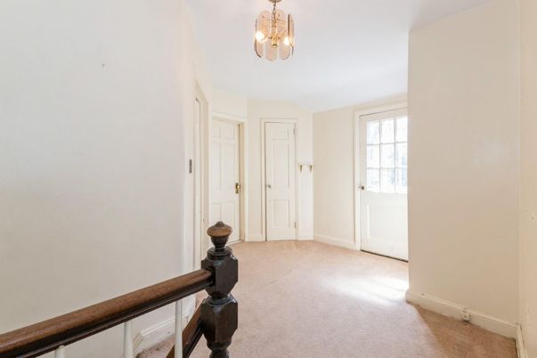 Chandelier, Empty room, Interior