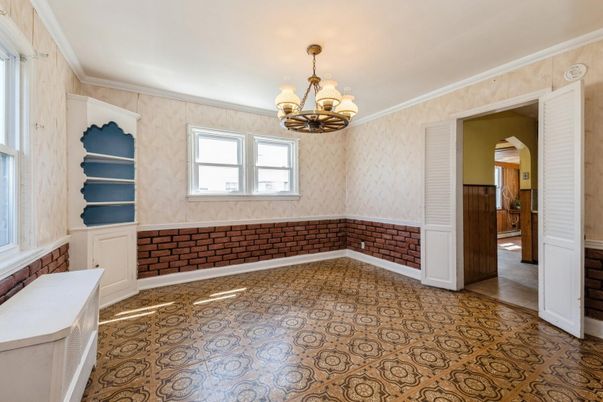 Chandelier, Empty room, Interior