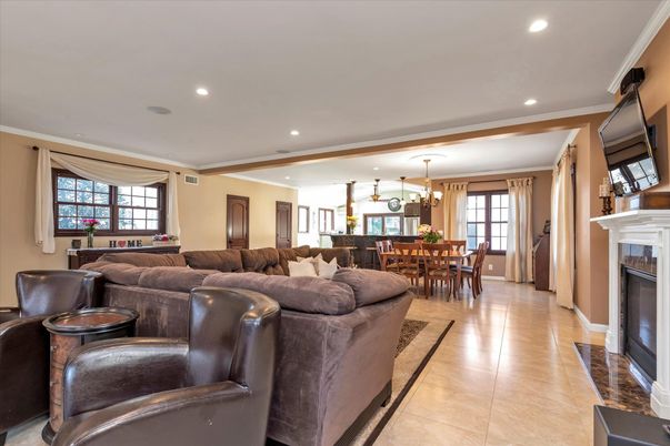 Dining room, Fireplace, Interior, Living room, Pendant Lights, Recessed Lighting