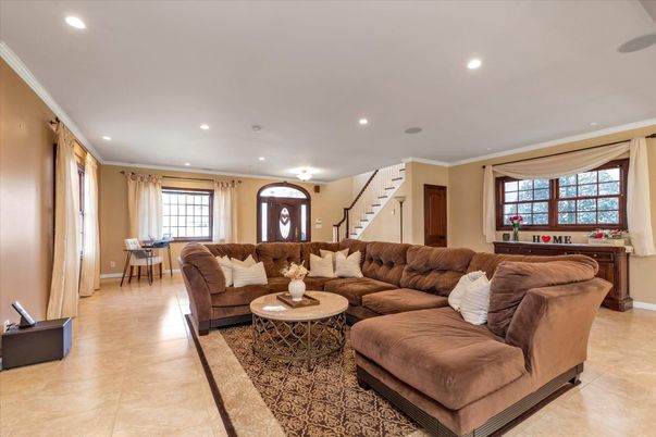Dining room, Interior, Living room, Recessed Lighting