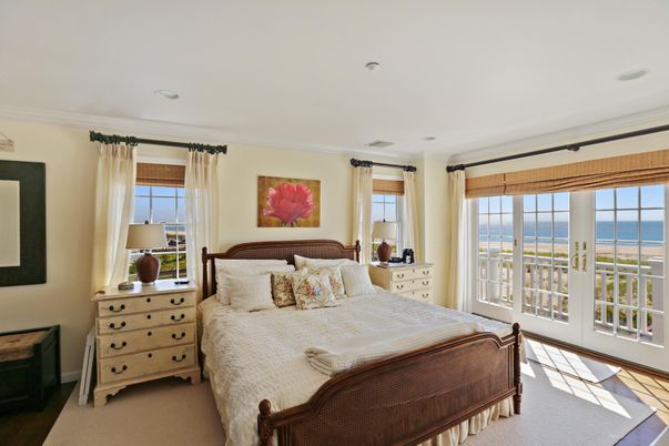 Bedroom, Interior, Recessed Lighting, Water