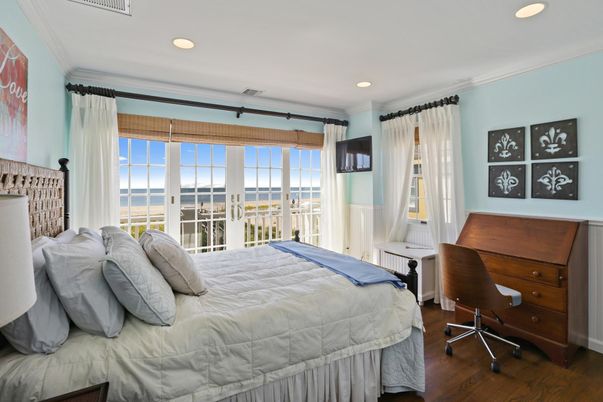 Bedroom, Home Office, Interior, Recessed Lighting, Wood Texture Flooring