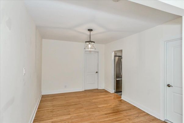 Empty room, Interior, Pendant Lights, Wood Texture Flooring