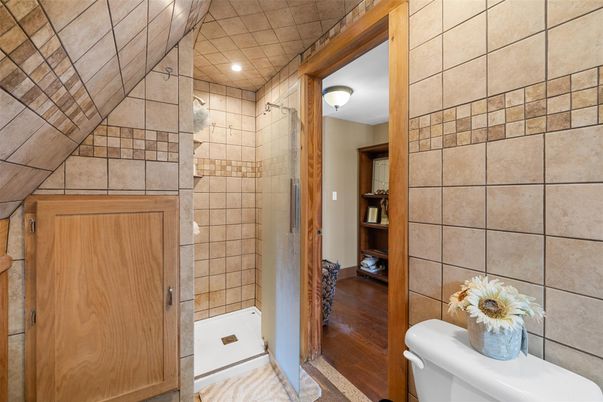 Bathroom, Interior, Recessed Lighting, Wood Texture Flooring