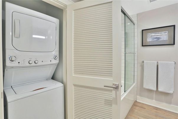 Interior, Utility Closets, Washer, Wood Texture Flooring