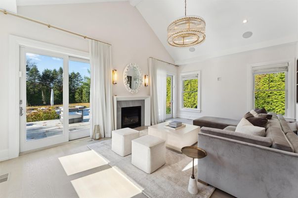 Fireplace, Interior, Living room, Pendant Lights, Recessed Lighting, Wood Texture Flooring