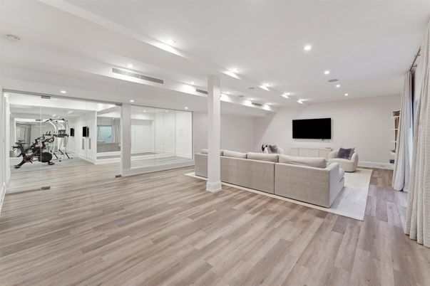 Fitness Equipment, Interior, Living room, Recessed Lighting, Wood Texture Flooring
