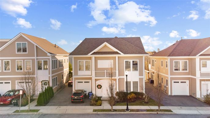 Attached, Exterior, Facade, Rowhouse