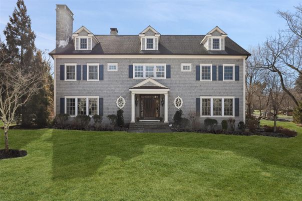 Exterior, Facade, Georgian