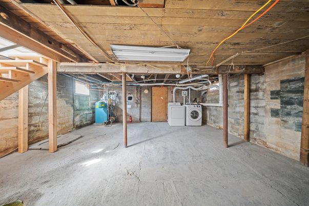 Interior, Stone Walls, Washer, Wooden Beams