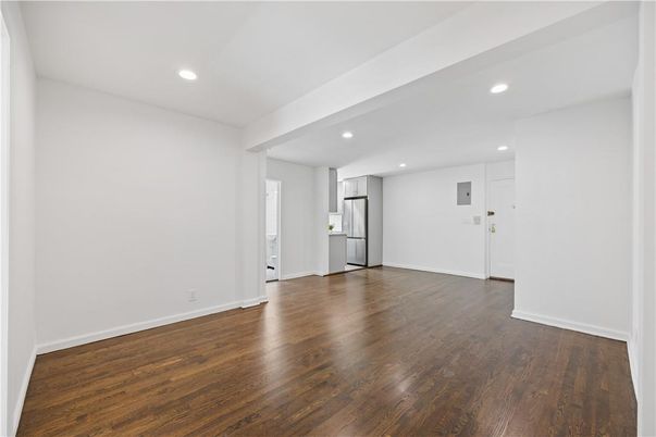 Empty room, Interior, Recessed Lighting, Wood Texture Flooring
