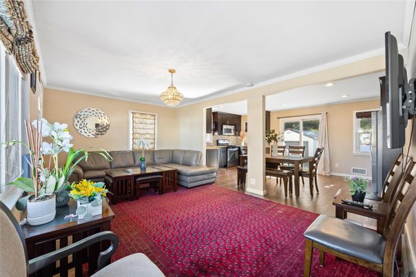 Chandelier, Dining room, Interior, Kitchen, Living room, Recessed Lighting