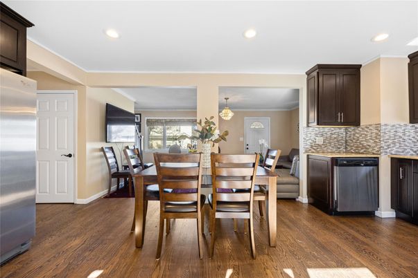 Dining room, Interior, Kitchen, Pendant Lights, Recessed Lighting, Wood Texture Flooring