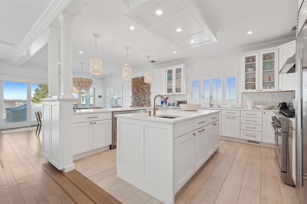 Interior, Kitchen, Pendant Lights, Recessed Lighting, Wood Texture Flooring