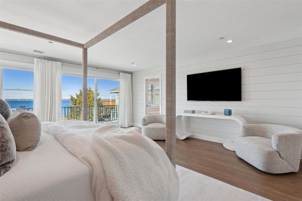 Bedroom, Interior, Recessed Lighting, Water, Wood Texture Flooring