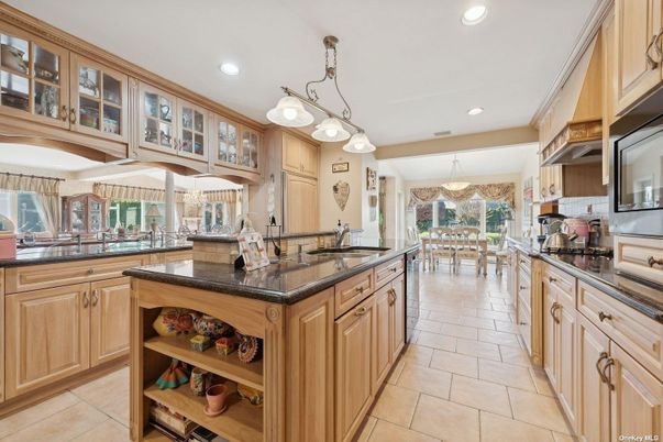 Chandelier, Dining room, Interior, Kitchen, Recessed Lighting