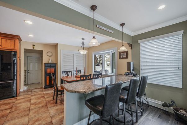 Dining room, Interior, Pendant Lights, Recessed Lighting