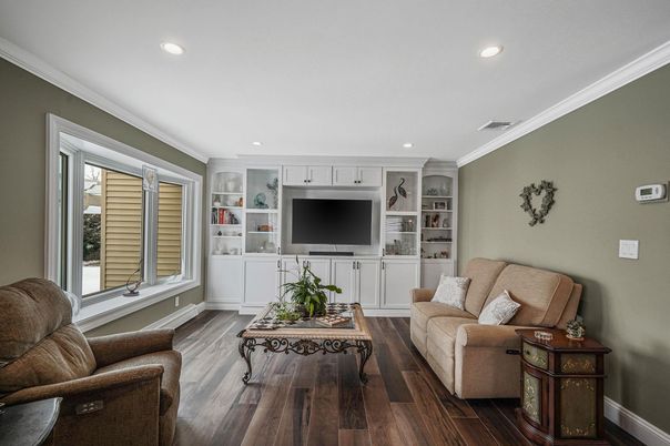 Interior, Living room, Recessed Lighting, Wood Texture Flooring
