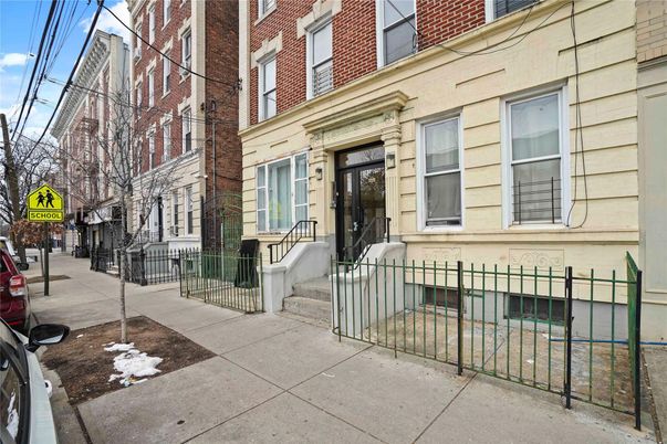 Exterior, Facade, Brick Facade, Rowhouse