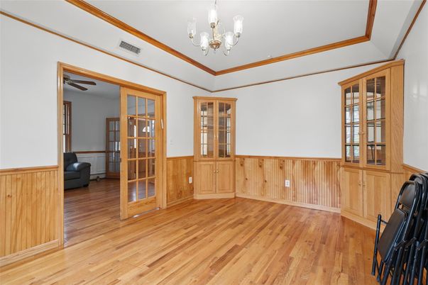 Chandelier, Empty room, Interior, Wood Texture Flooring