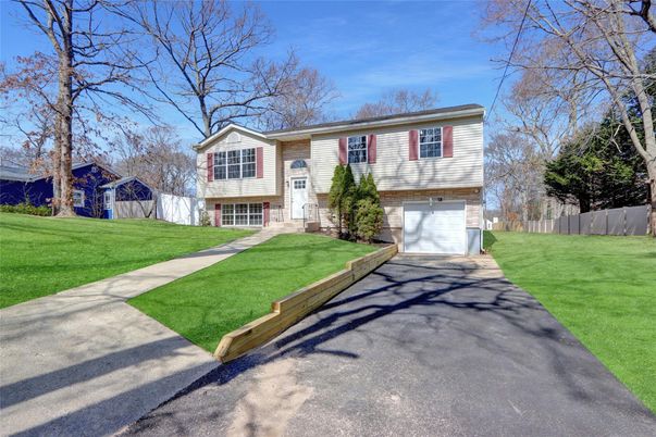 Attached, Exterior, Facade, Raised Ranch