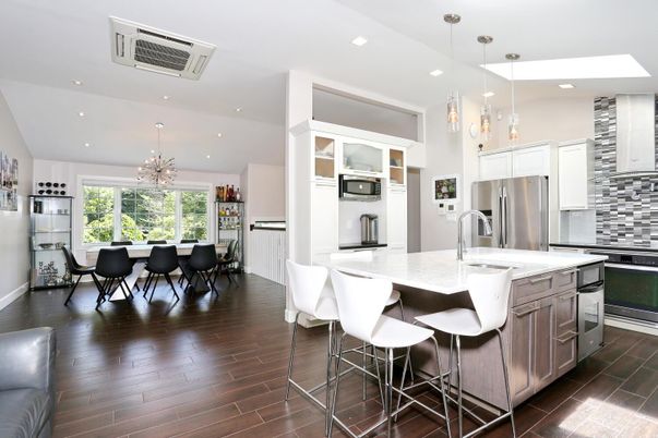 Chandelier, Dining room, Interior, Kitchen, Pendant Lights, Recessed Lighting, Stainless Steel Appliances, Wood Texture Flooring