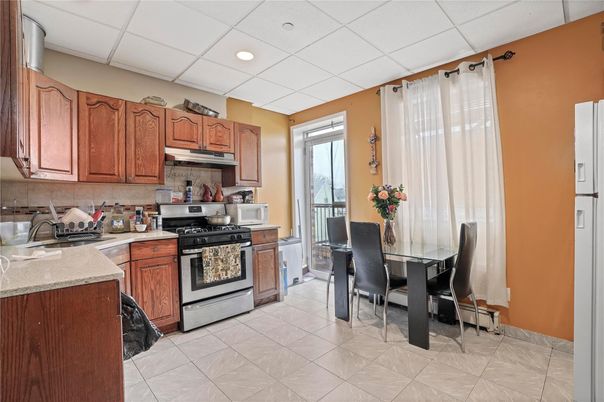 Dining room, Interior, Kitchen, Recessed Lighting