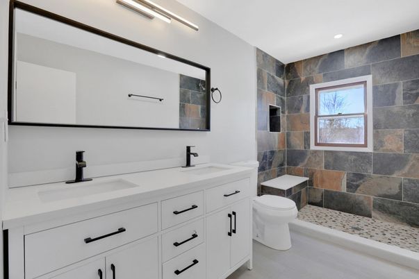 Bathroom, Dual Sink Vanities, Interior, Recessed Lighting