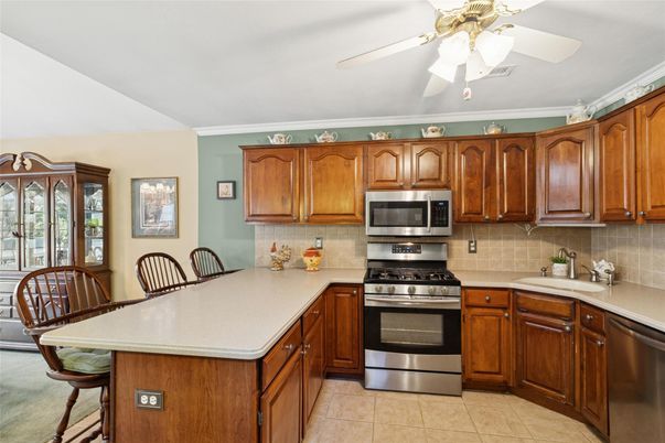 Dining room, Interior, Kitchen, Stainless Steel Appliances