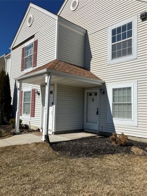 Attached, Exterior, Facade, Farmhouse