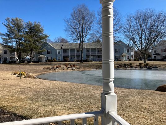 Exterior, Lake