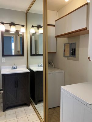 Bathroom, Dual Sink Vanities, Interior, Washer