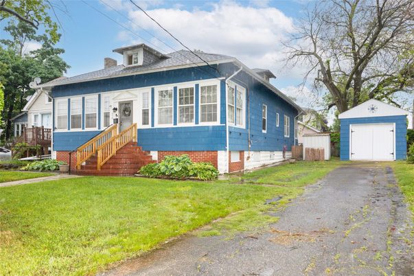 Detached Garage, Exterior, Facade, American Foursquare