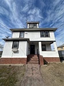 Exterior, Facade, American Foursquare