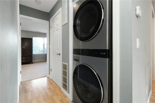 Interior, Utility Closets, Washer, Wood Texture Flooring