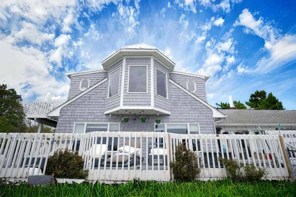 Exterior, Facade, Queen Anne Victorian