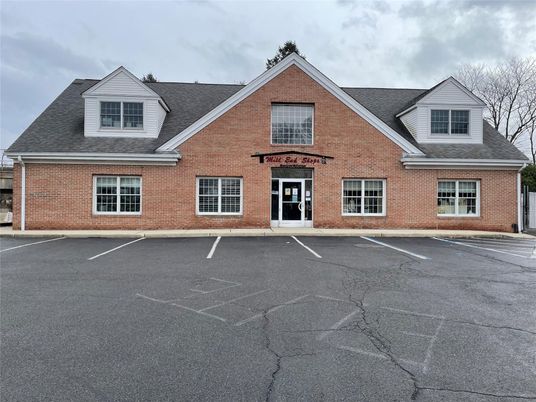 Exterior, Facade, Brick Facade, Brick Traditional