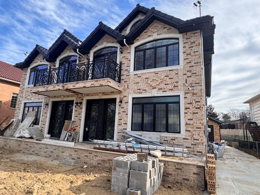 Exterior, Facade, Brick Facade, Rowhouse