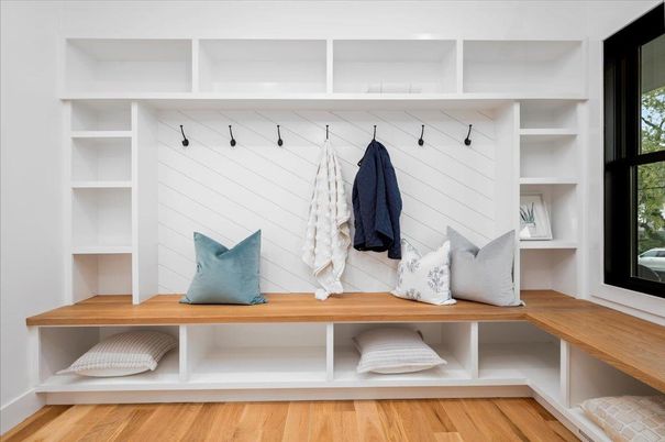 Interior, Walk-in Closets, Wood Texture Flooring