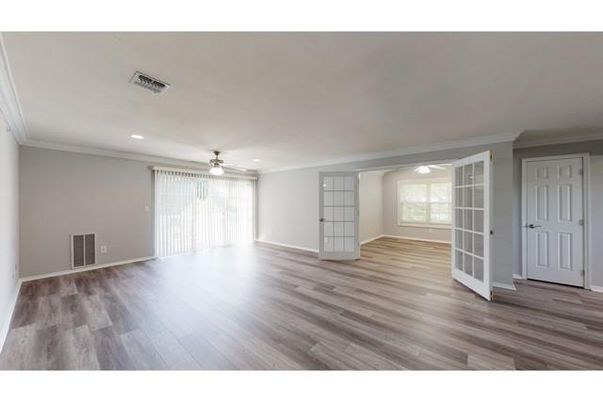 Empty room, Interior, Recessed Lighting, Wood Texture Flooring