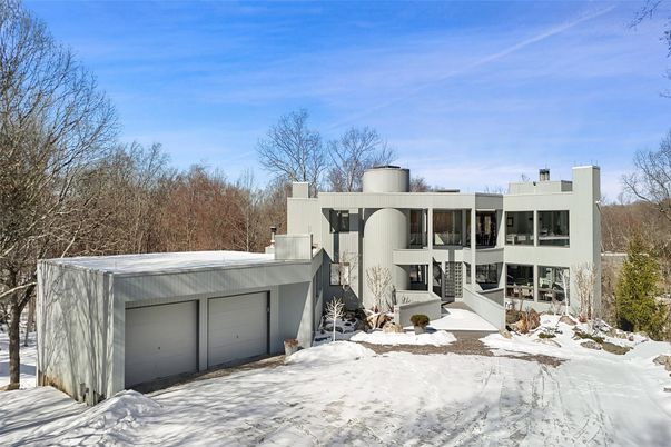 Attached, Exterior, Facade, Modern