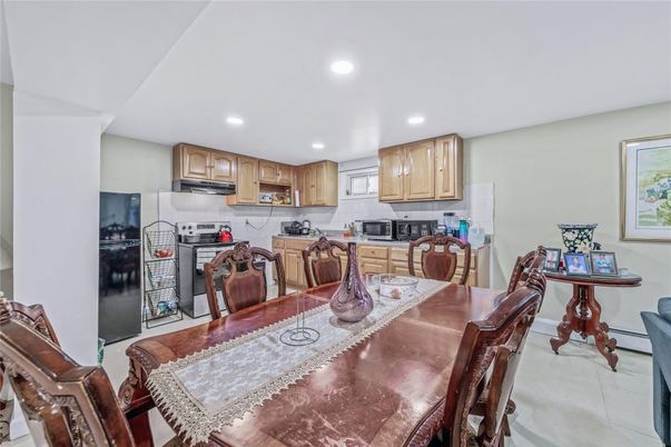Dining room, Interior, Kitchen, Recessed Lighting, Stainless Steel Appliances