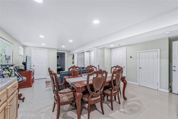 Dining room, Interior, Recessed Lighting