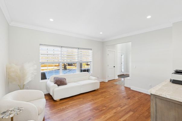 Interior, Living room, Recessed Lighting, Water, Wood Texture Flooring
