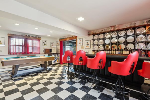 Billiard Table, Game Room, Interior, Recessed Lighting